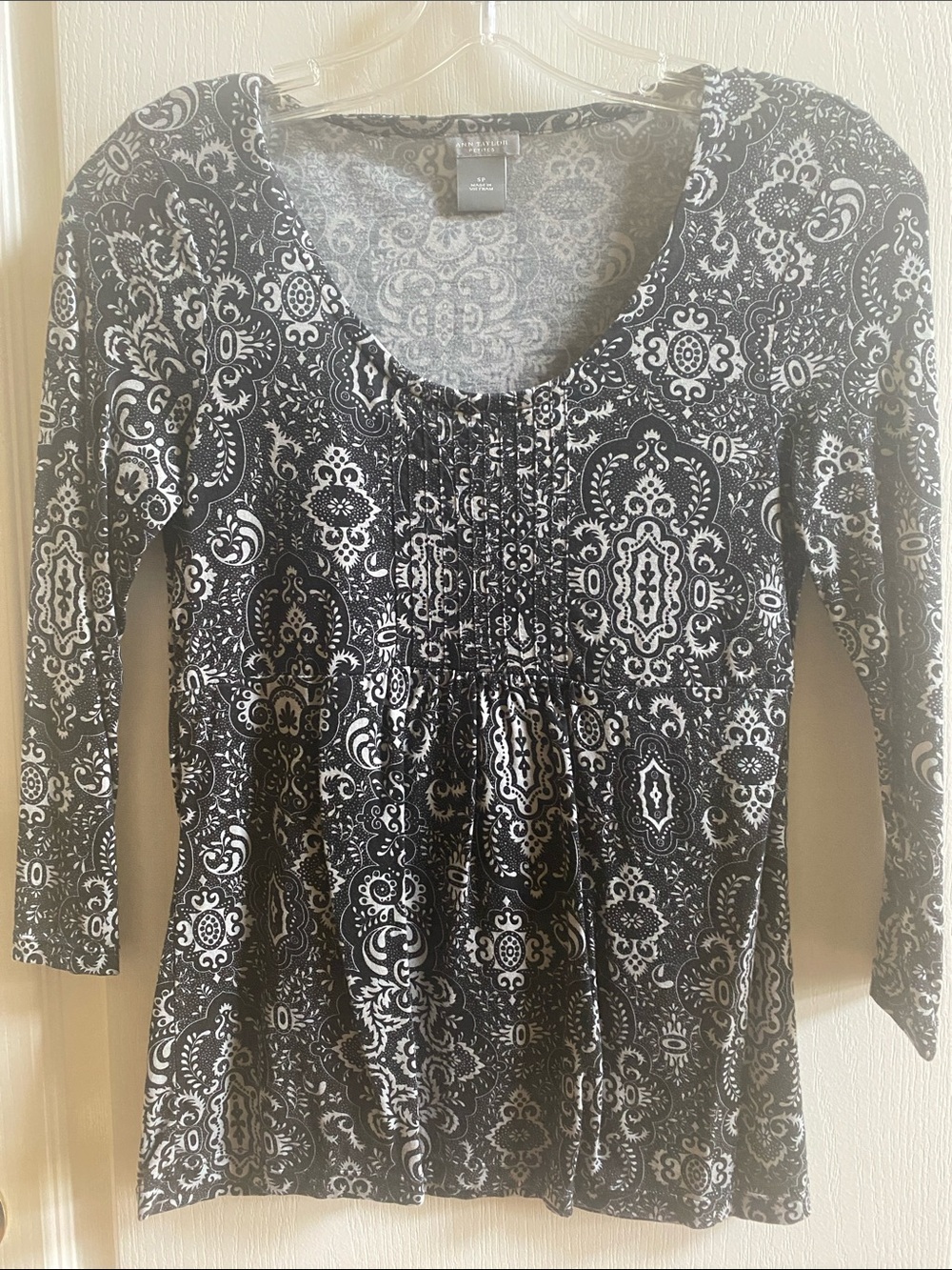 Ann Taylor Dark Blue & Gray Printed 3/4 Sleeve Scoop Top